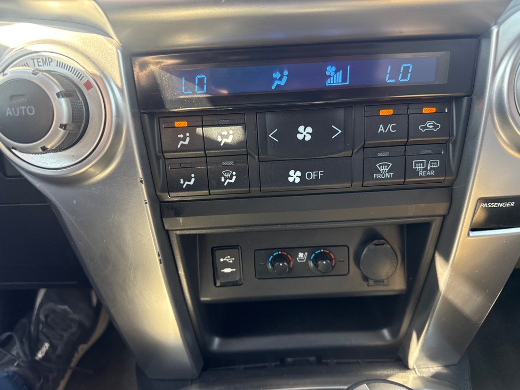 2015 Toyota 4Runner Image 26