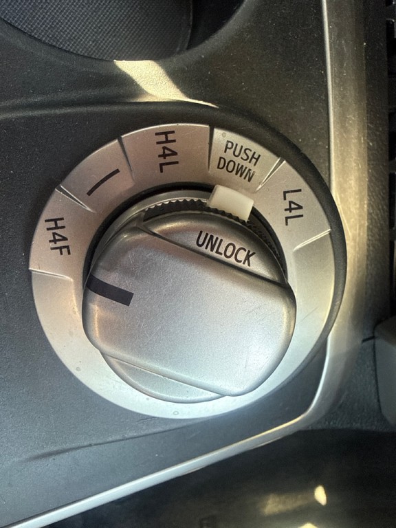 2015 Toyota 4Runner Image 30