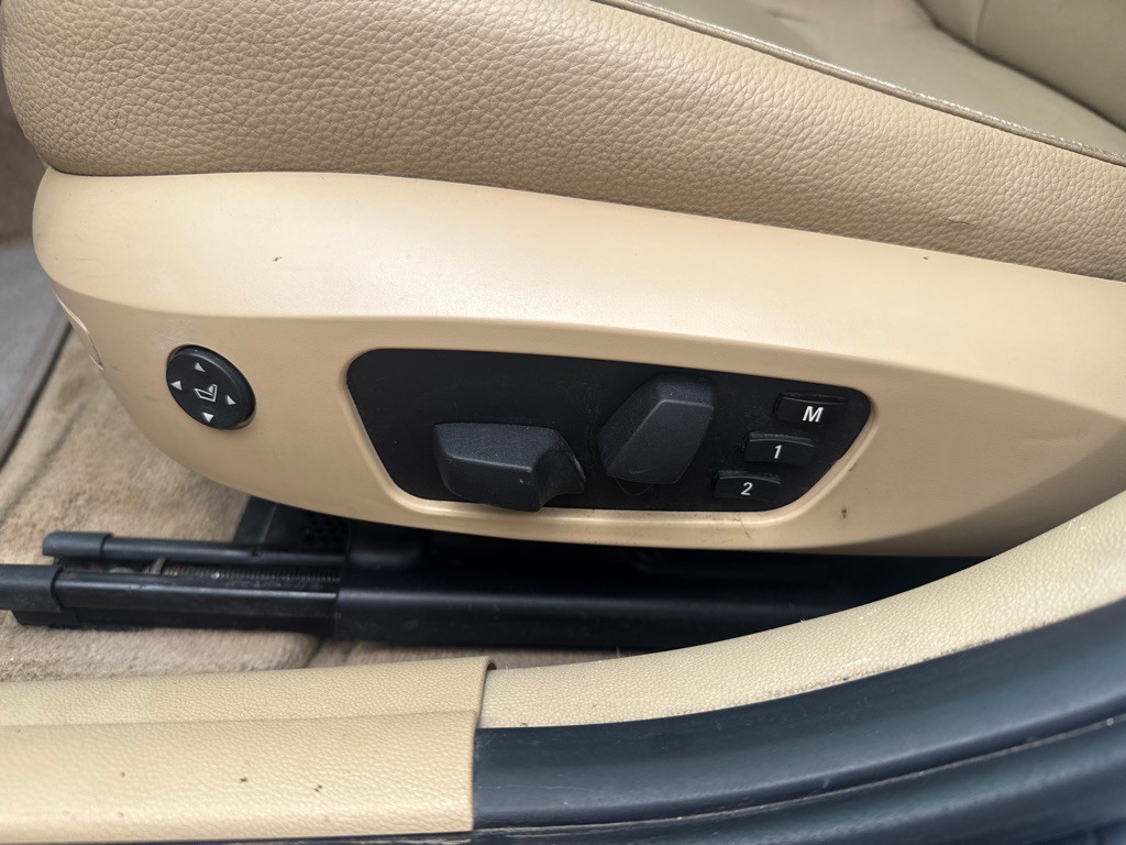 2011 BMW 3 Series Image 18