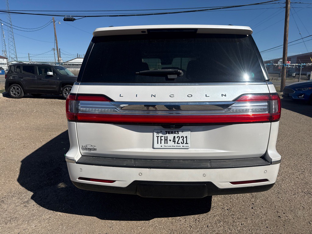 2018 Lincoln Navigator Image 9