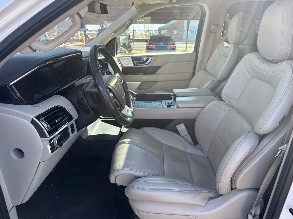 2018 Lincoln Navigator Image 19