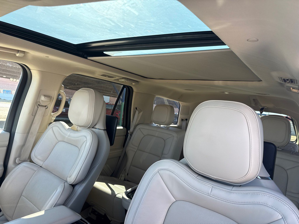 2018 Lincoln Navigator Image 20