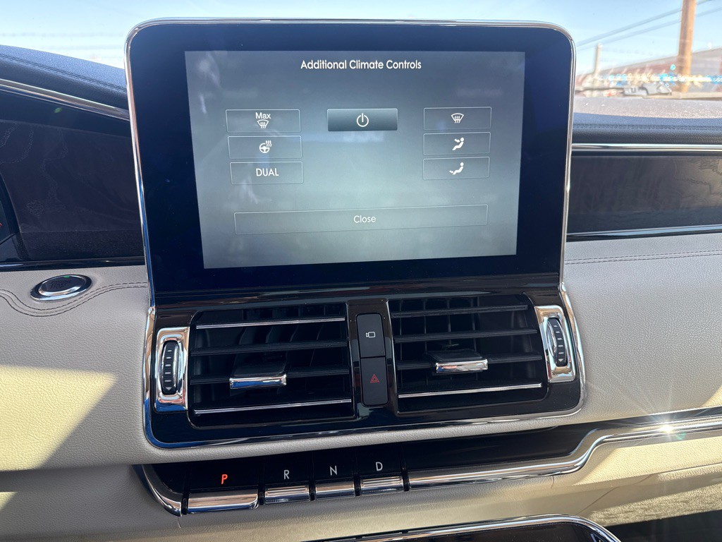 2018 Lincoln Navigator Image 25
