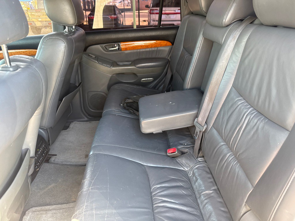 2003 Lexus GX Image 10
