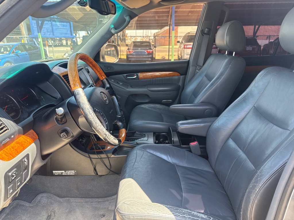 2003 Lexus GX Image 18