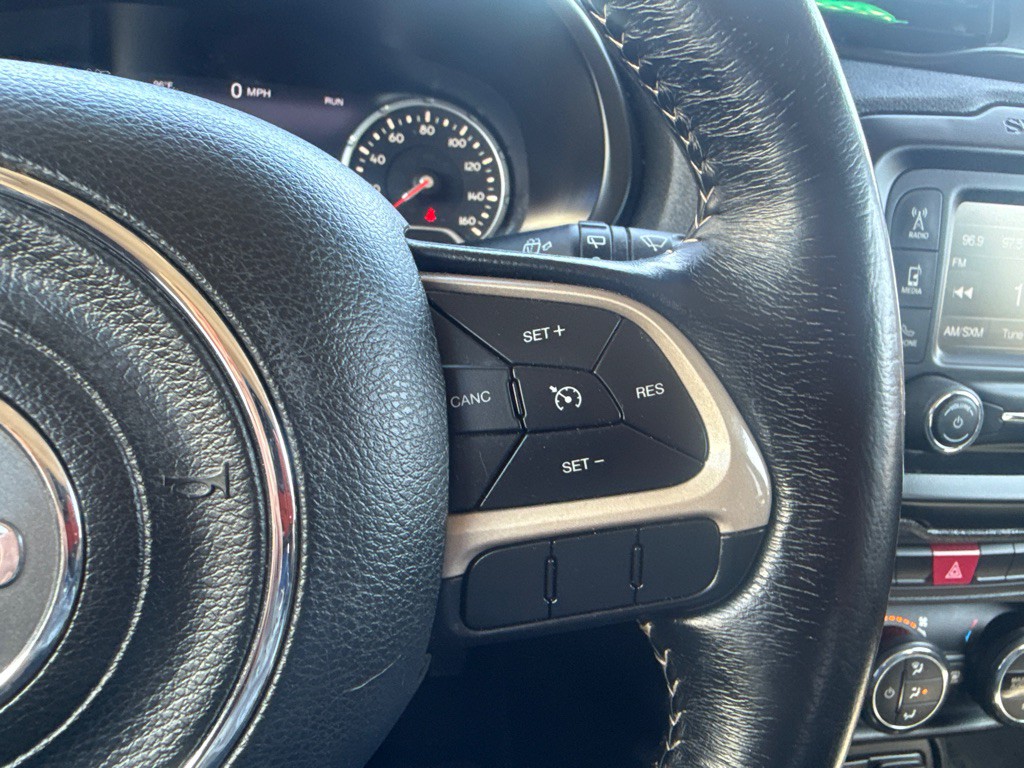 2017 Jeep Renegade Image 25