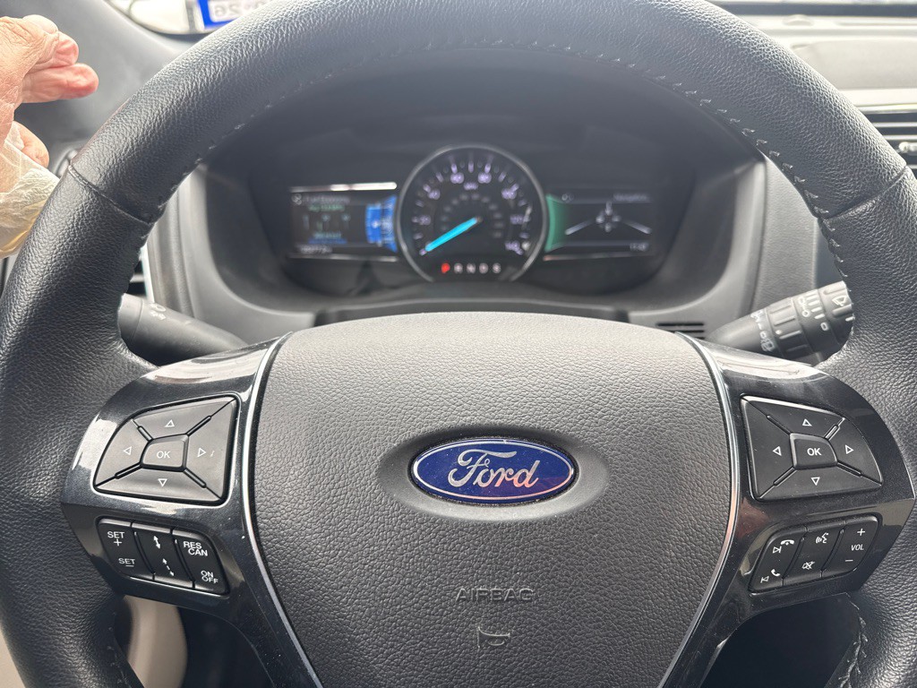 2018 Ford Explorer Image 26