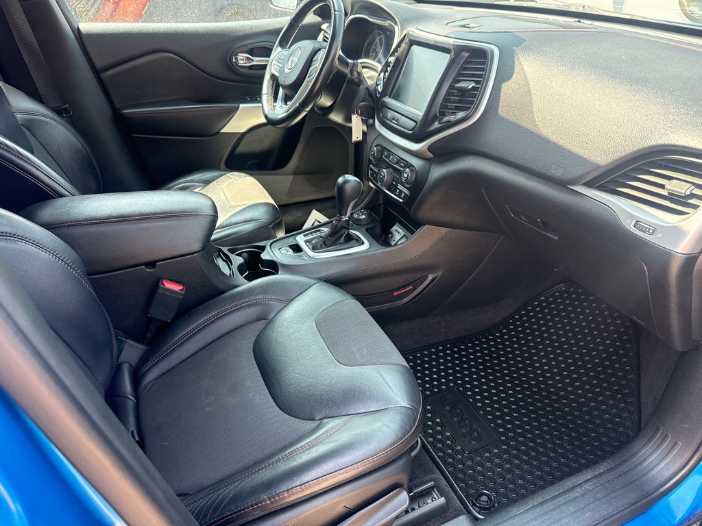 2017 Jeep Cherokee Image 9