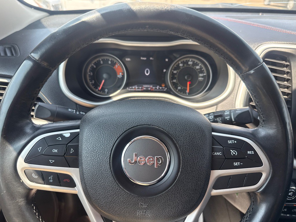 2017 Jeep Cherokee Image 17