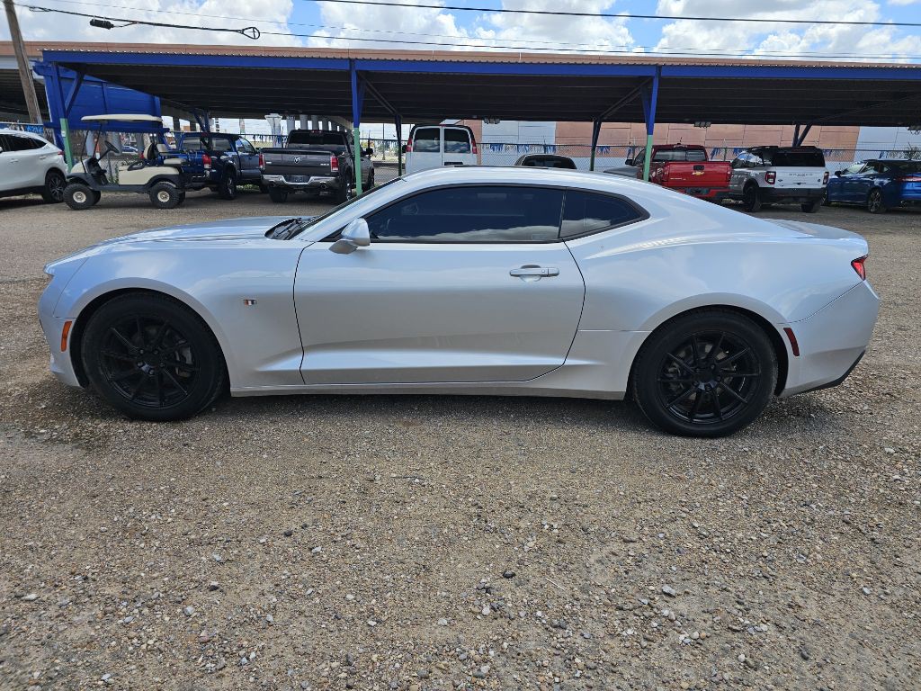2017 Chevrolet Camaro Image 8
