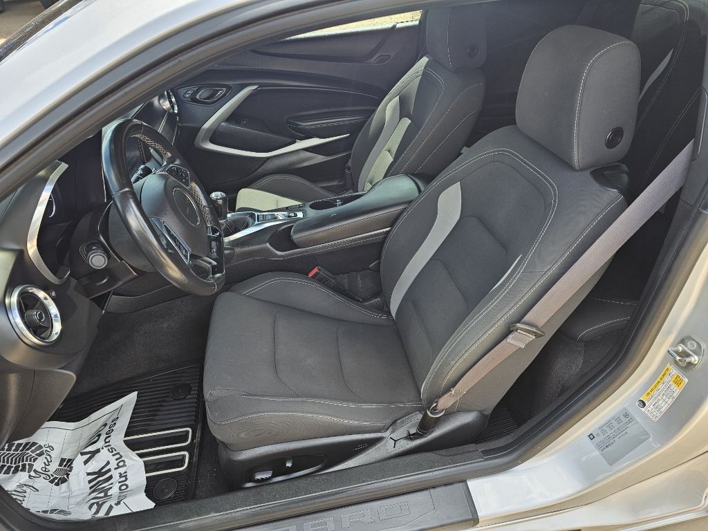 2017 Chevrolet Camaro Image 13