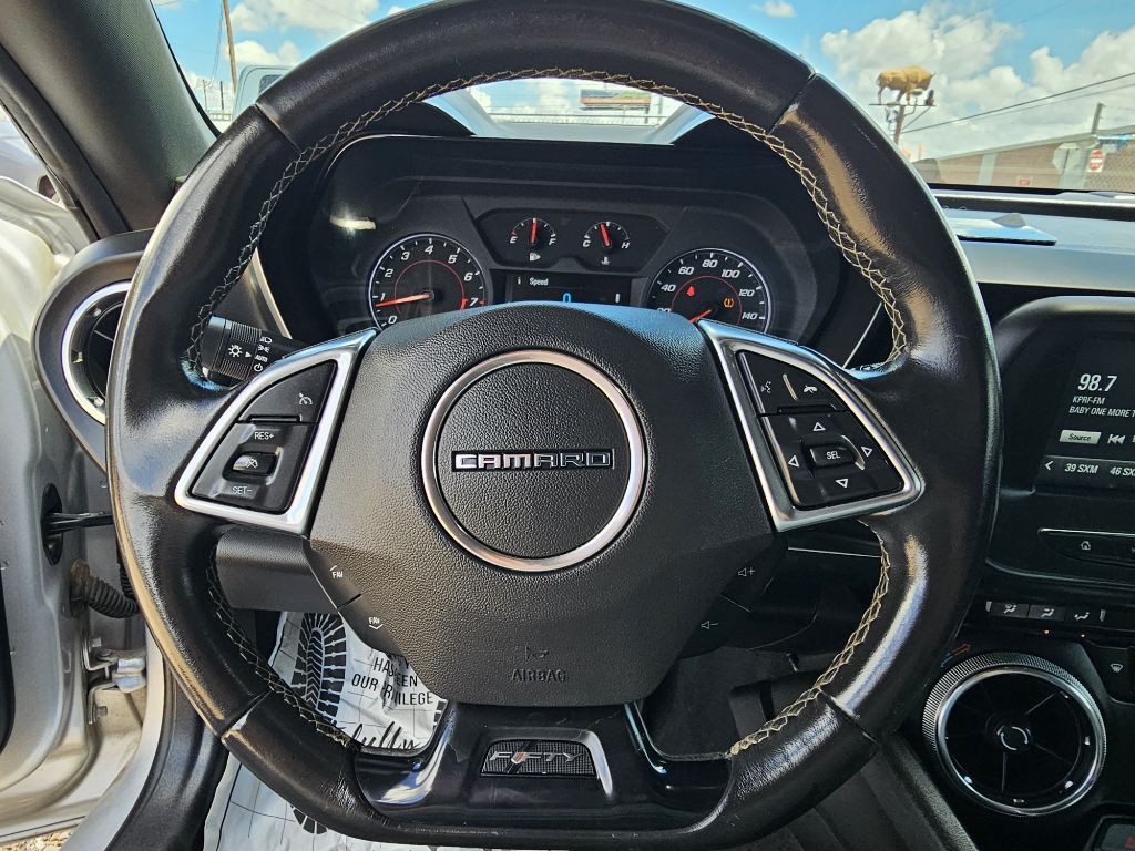2017 Chevrolet Camaro Image 16