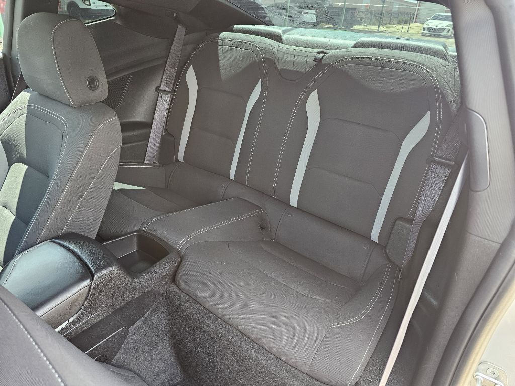 2017 Chevrolet Camaro Image 21