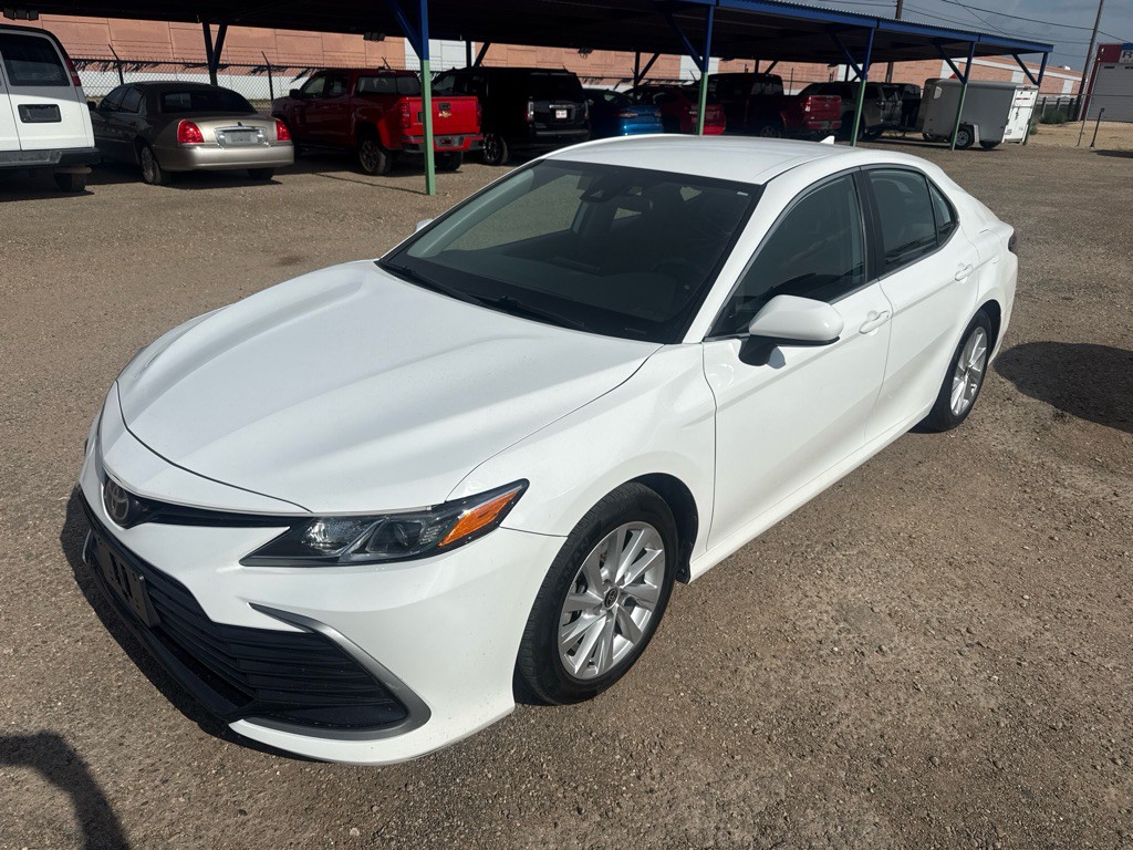 2022 Toyota Camry Image 2