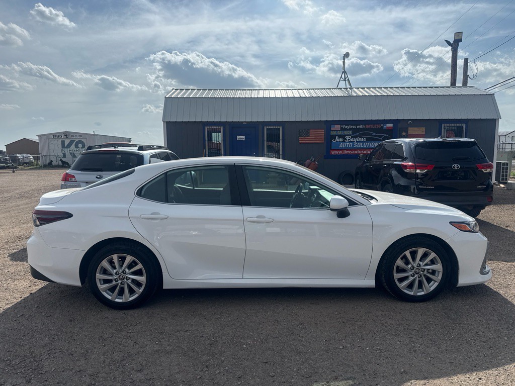 2022 Toyota Camry Image 7
