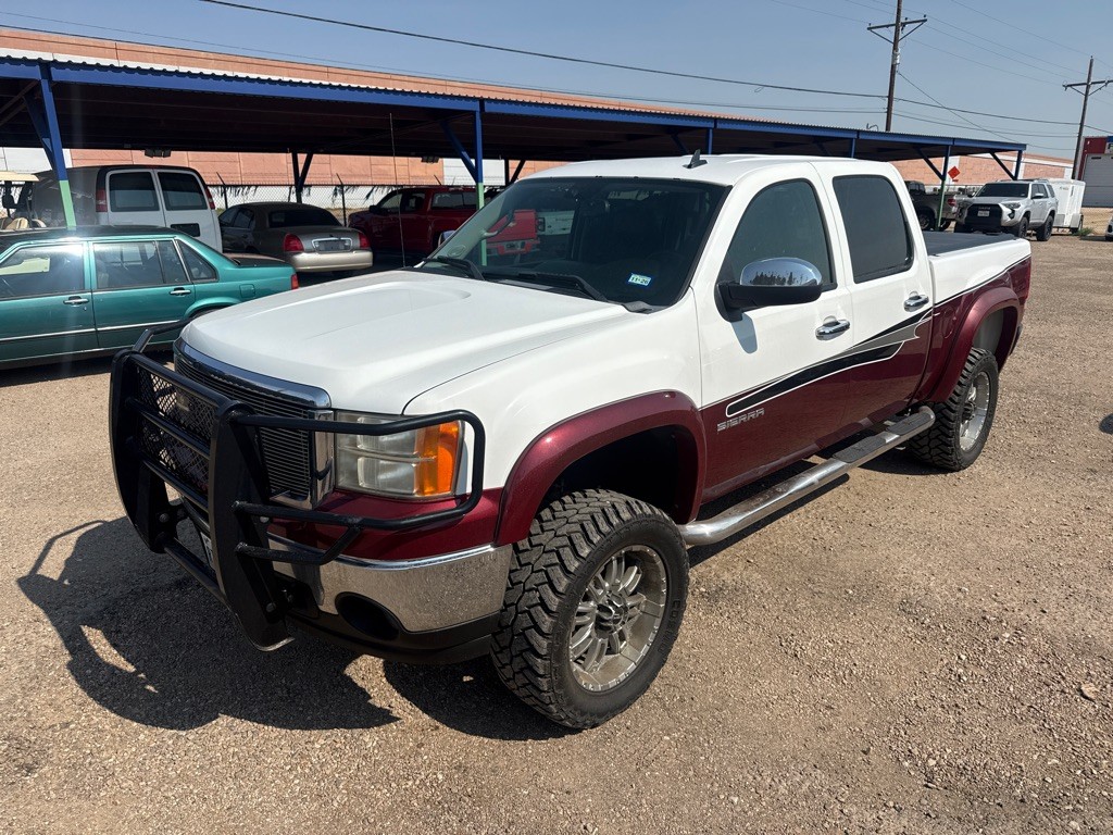 2011 GMC Sierra Image 2