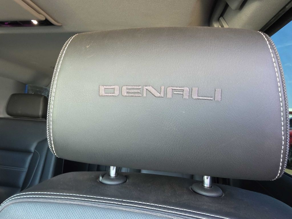 2019 GMC Yukon Image 16