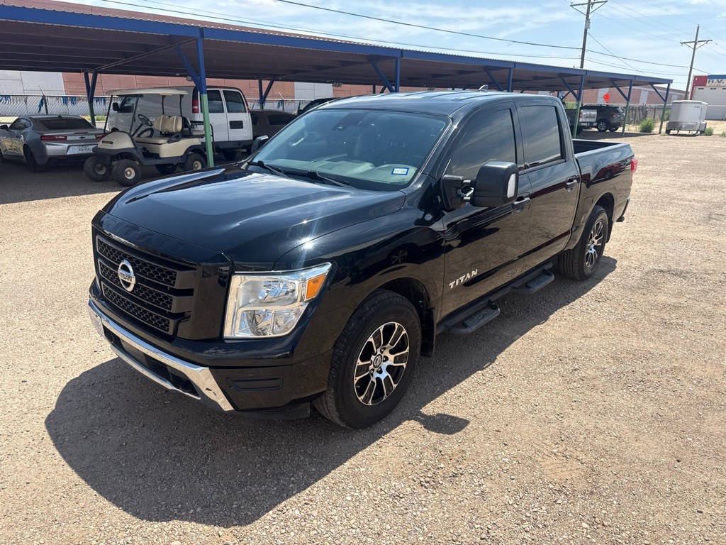 2022 Nissan Titan Image 2