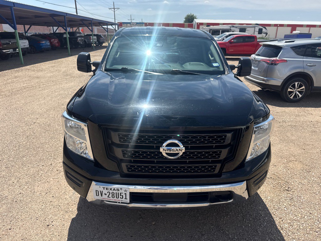 2022 Nissan Titan Image 4