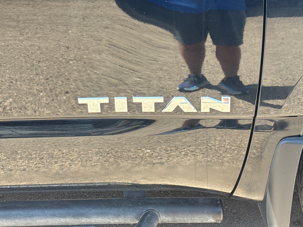2022 Nissan Titan Image 7