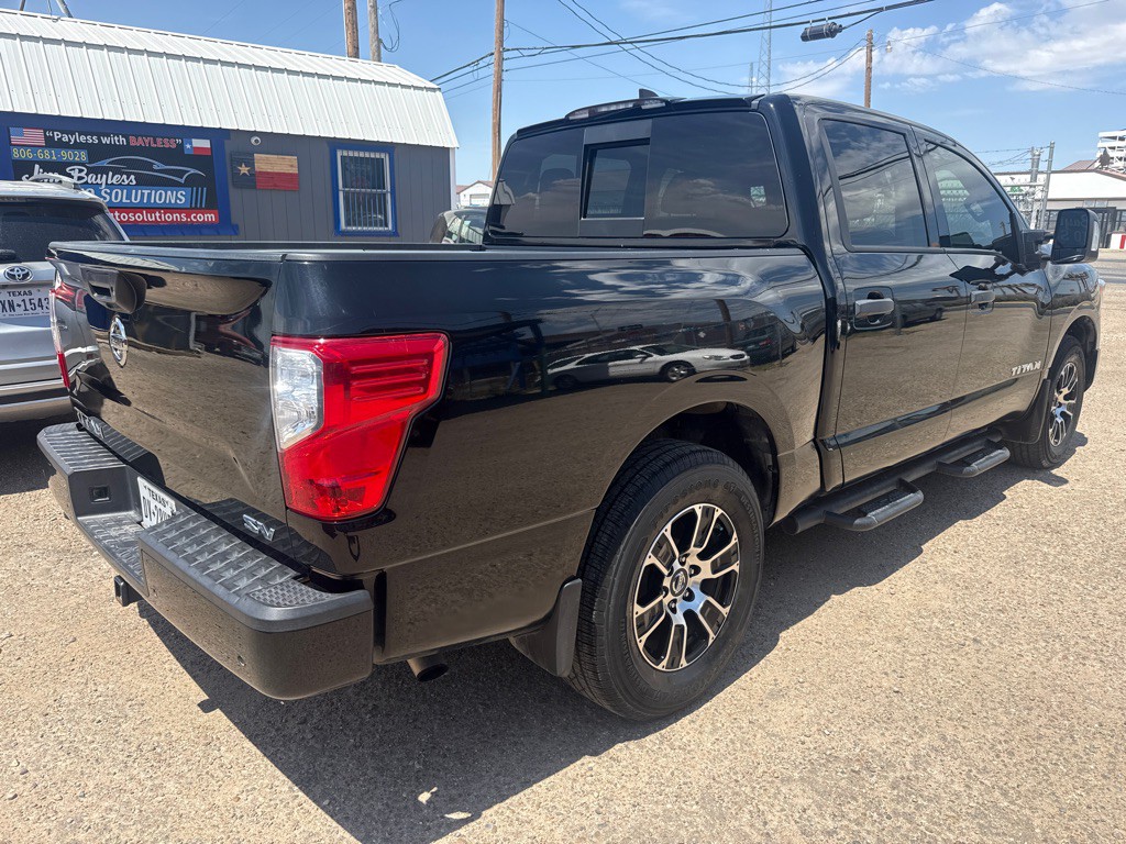 2022 Nissan Titan Image 11