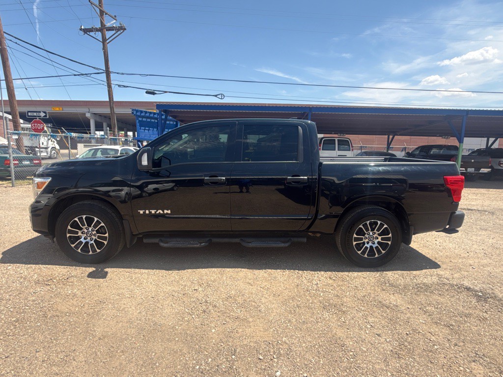 2022 Nissan Titan Image 15
