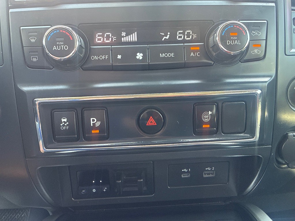 2022 Nissan Titan Image 25