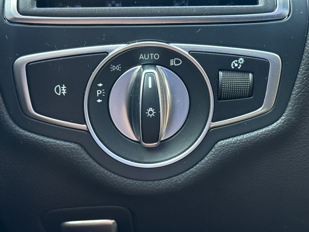 2020 Mercedes-Benz C-Class Image 33