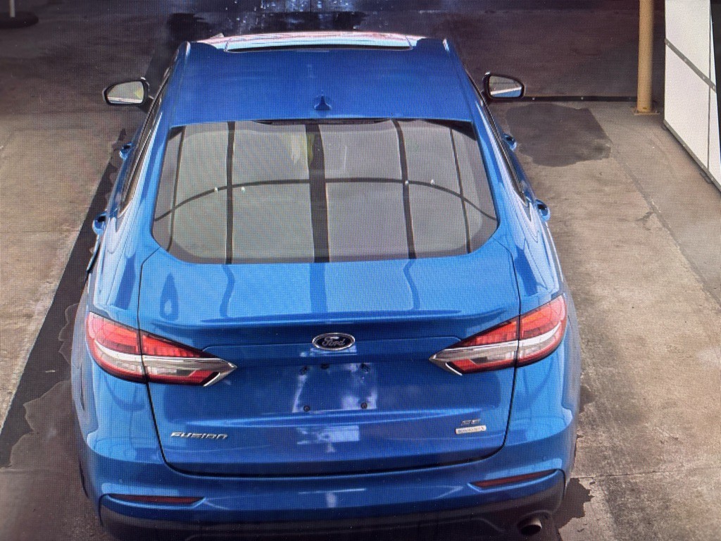 2020 Ford Fusion Image 2