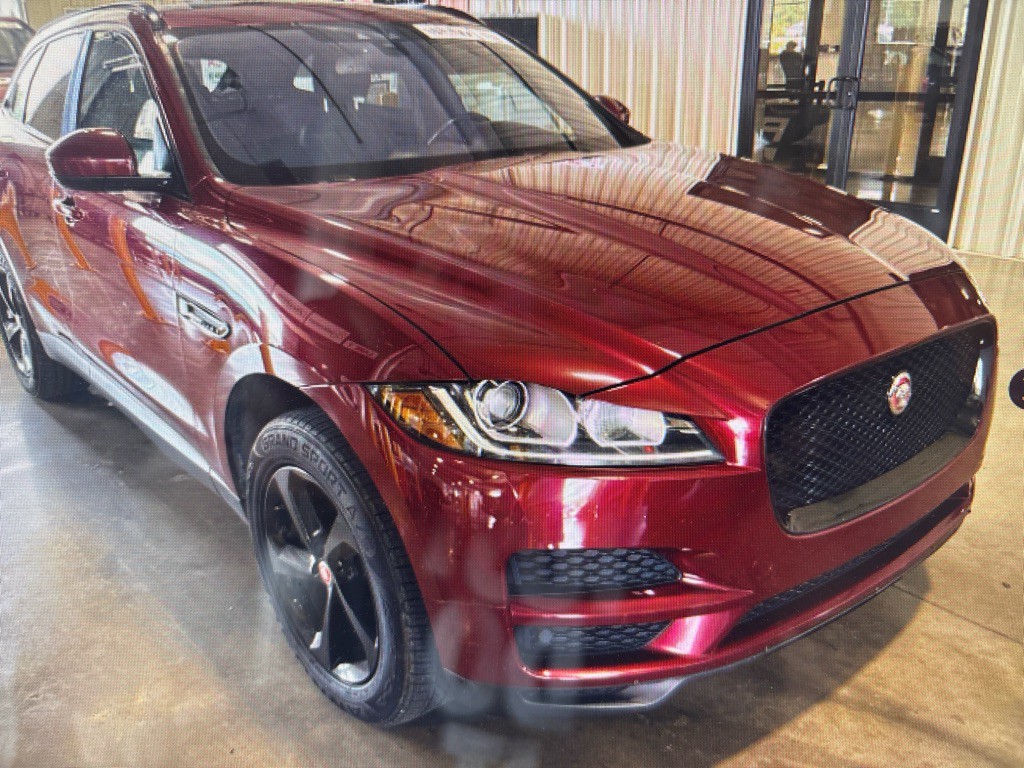 2017 Jaguar F-PACE Image 2