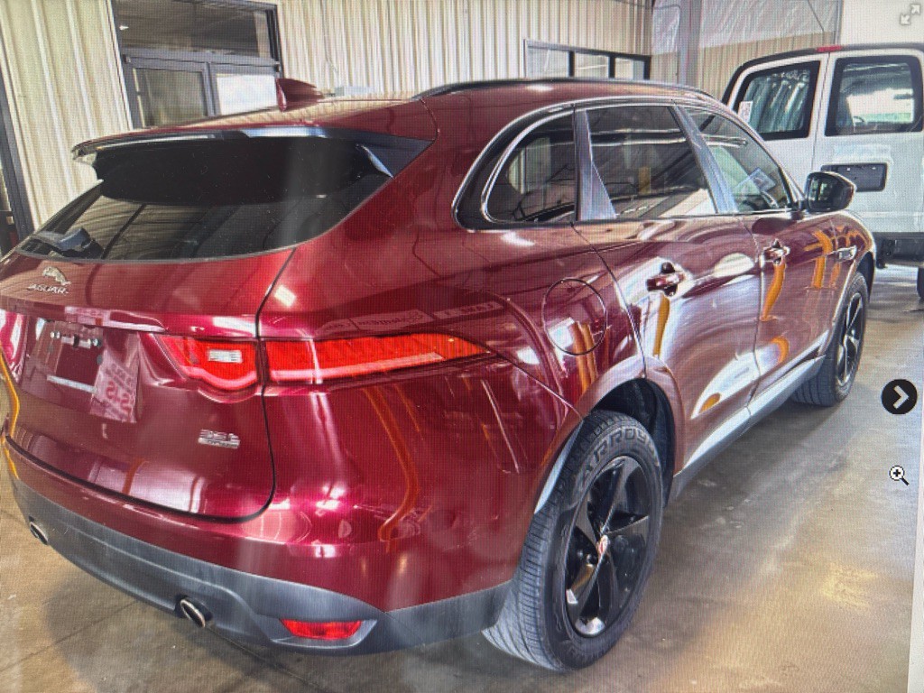 2017 Jaguar F-PACE Image 4