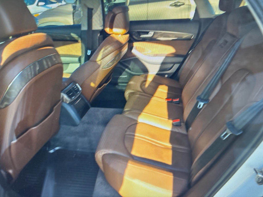 2015 Audi A8 Image 8