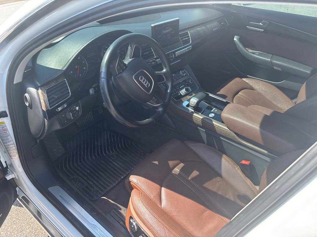 2015 Audi A8 Image 15