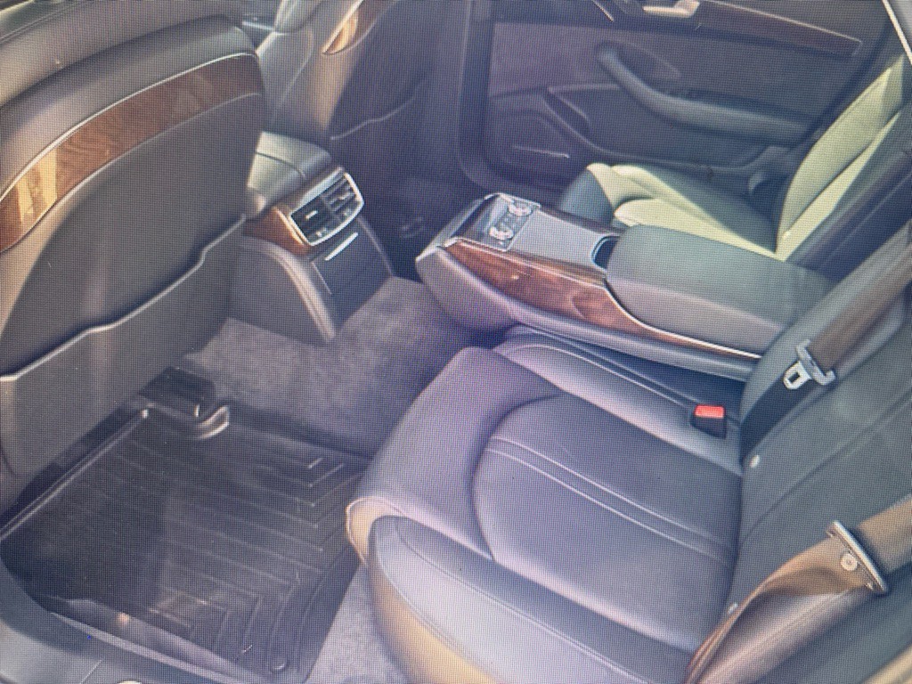 2014 Audi A8 Image 7