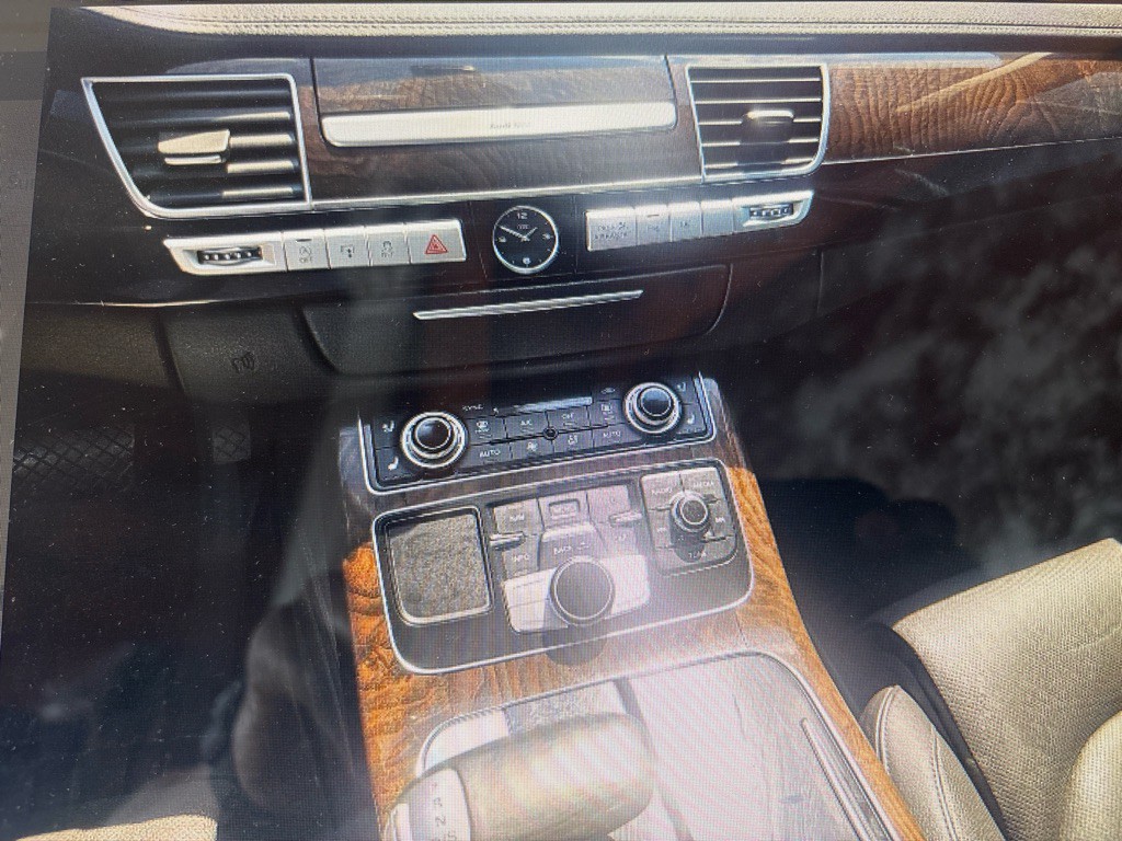 2014 Audi A8 Image 8