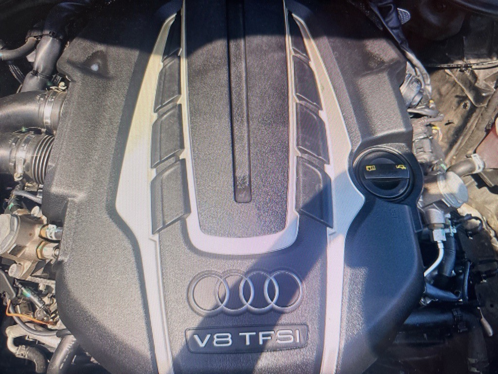2014 Audi A8 Image 10