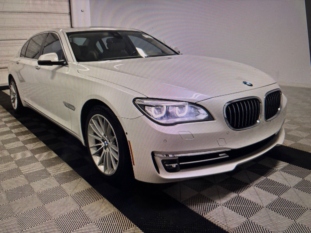 2014 BMW 7 Series Image 2