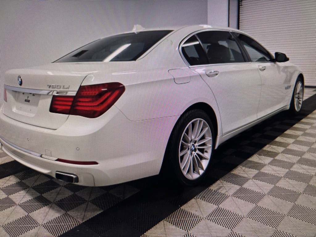 2014 BMW 7 Series Image 3