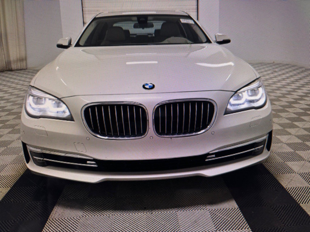 2014 BMW 7 Series Image 5