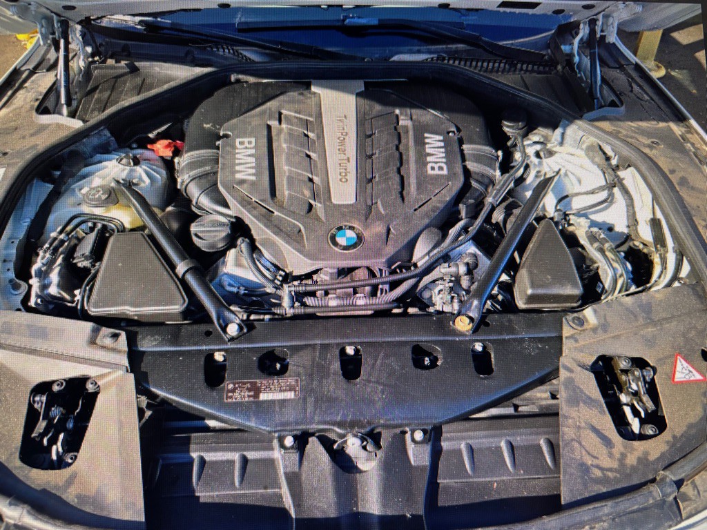 2014 BMW 7 Series Image 12