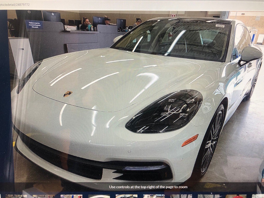 2017 Porsche Panamera Image 2