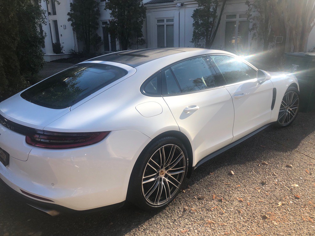 2017 Porsche Panamera Image 4