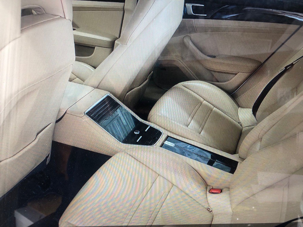 2017 Porsche Panamera Image 9