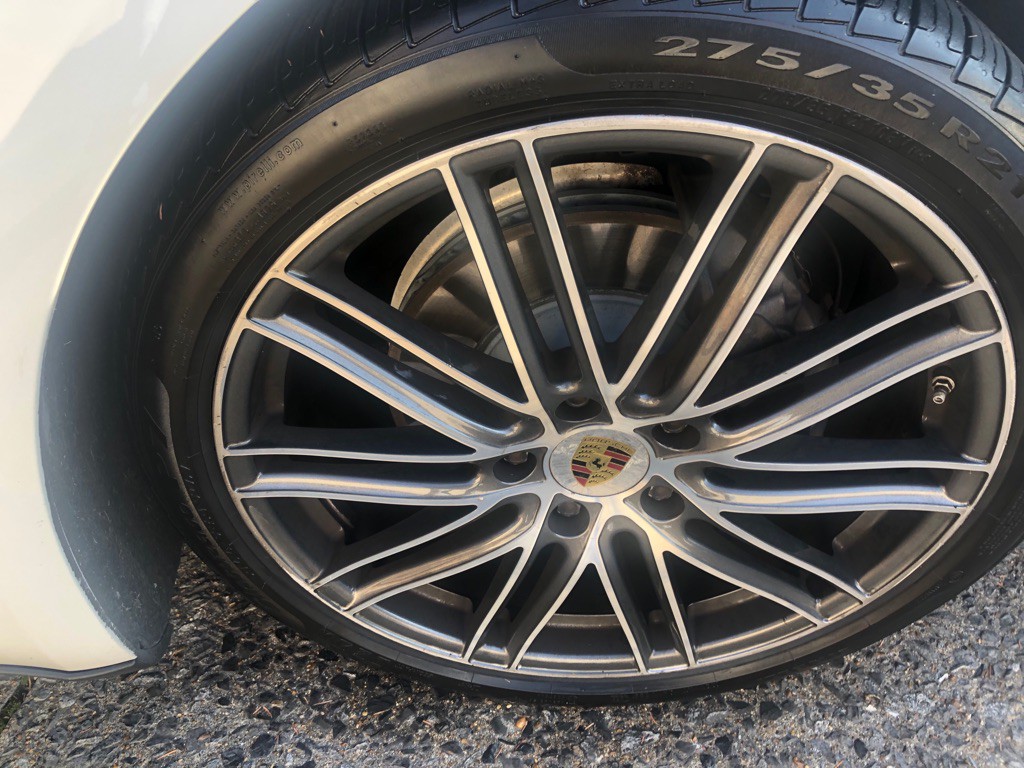 2017 Porsche Panamera Image 12