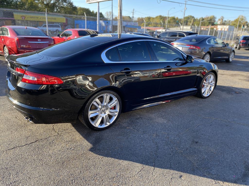 2011 Jaguar XF Image 4