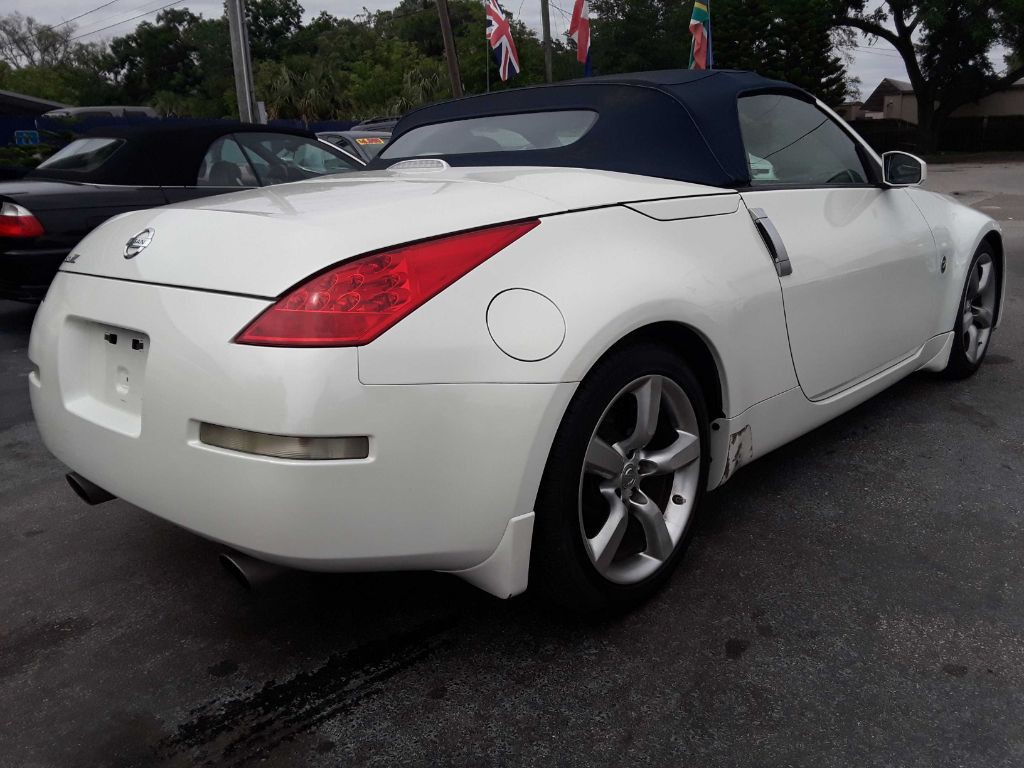 2006 Nissan 350Z Image 6