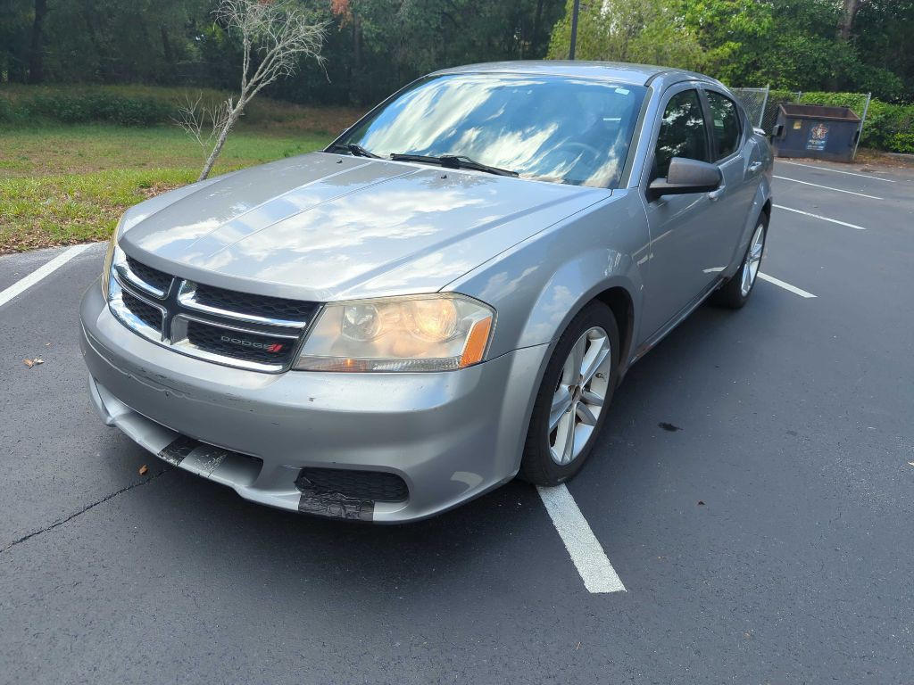 2013 Dodge Avenger Image 1