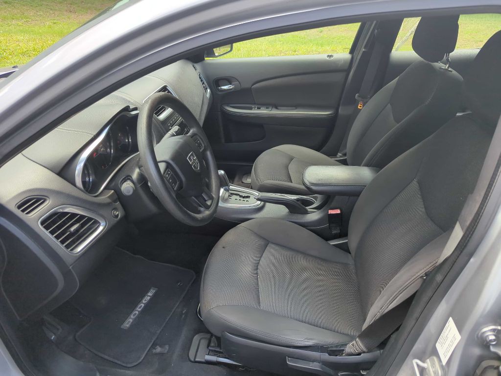 2013 Dodge Avenger Image 9