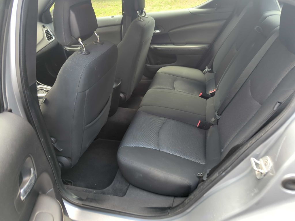 2013 Dodge Avenger Image 11