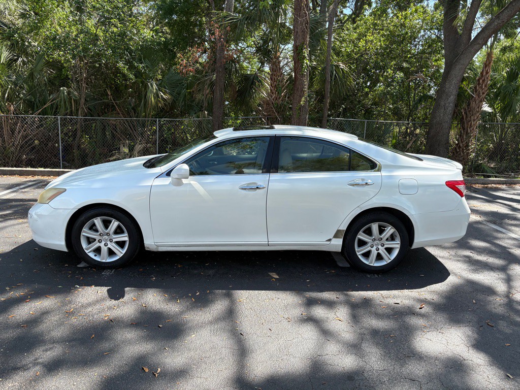 2009 Lexus ES Image 2